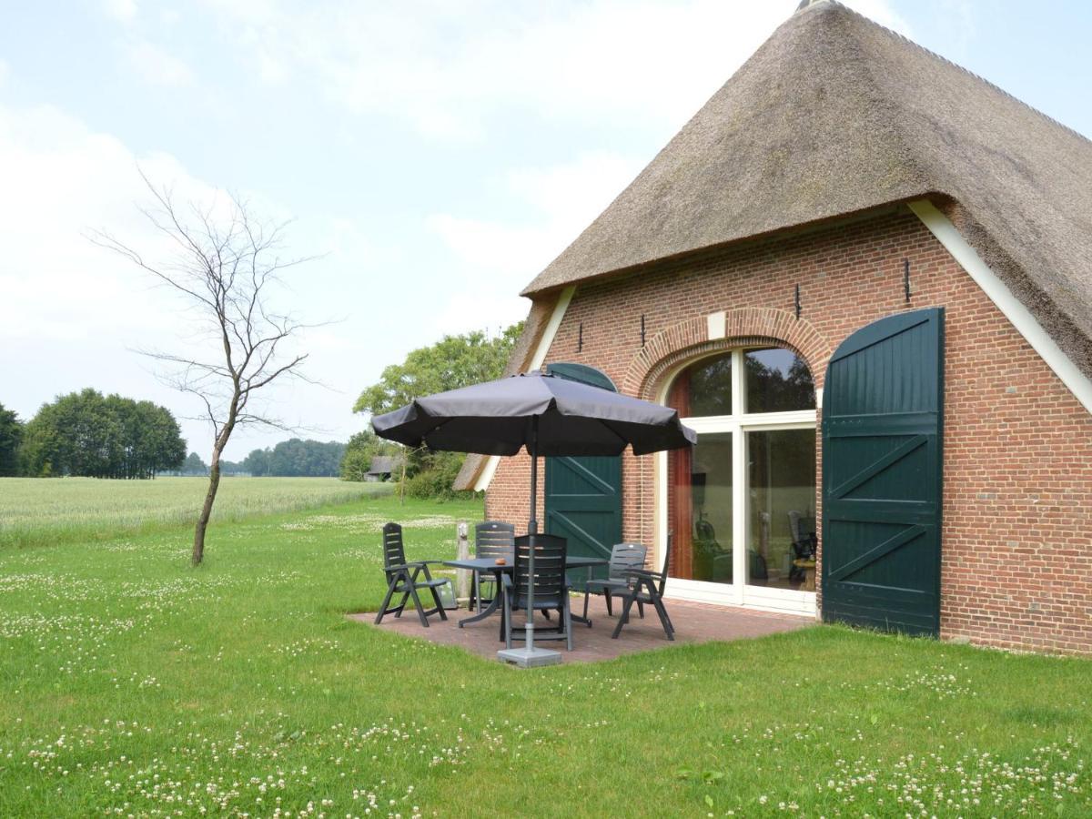 Monumental Farm In The Ash Landscape Vila Geesteren  Exterior foto
